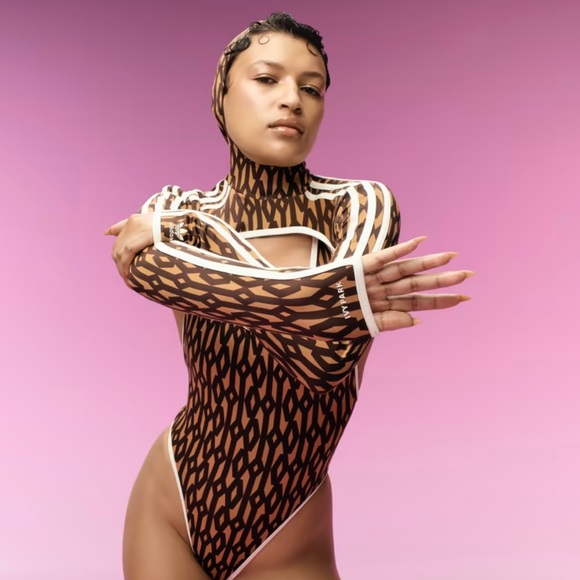 Ivy Park x Adidas hoodie shrug and reversible suit 2 PC set - Picture 2 of 16